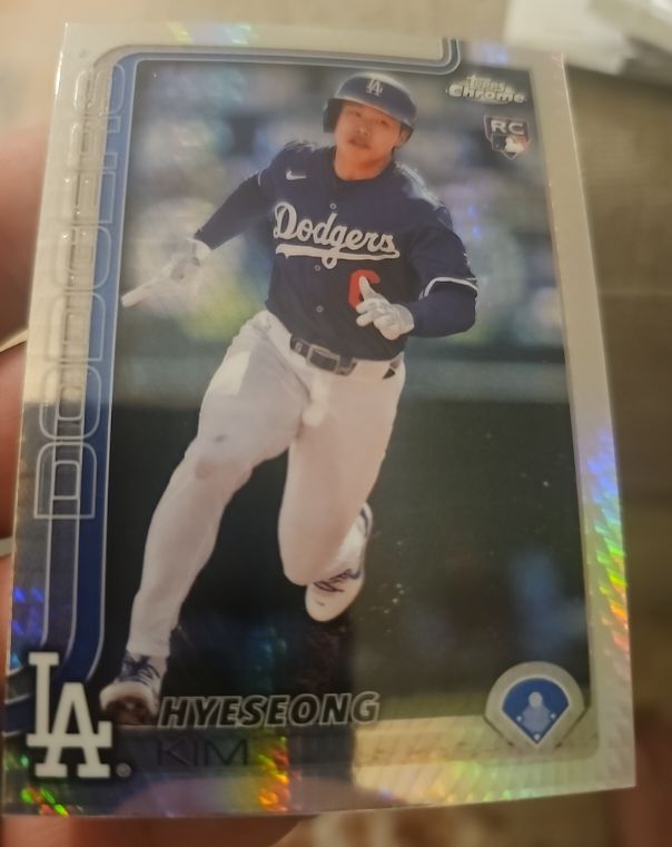 2025 Topps Chrome #152 Hyeseong Kim — front