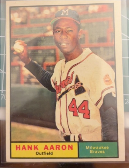 1961 Topps #415 Hank Aaron — front