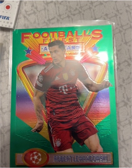2021-22 Topps Finest Flashbacks UCL #100 Robert Lewandowski — front