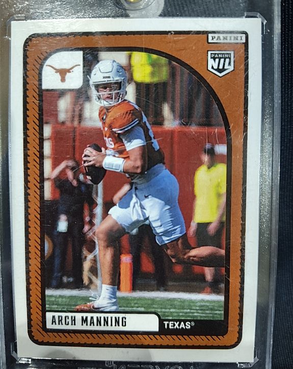2024 Panini NIL #NNO Arch Manning Texas Longhorns — front