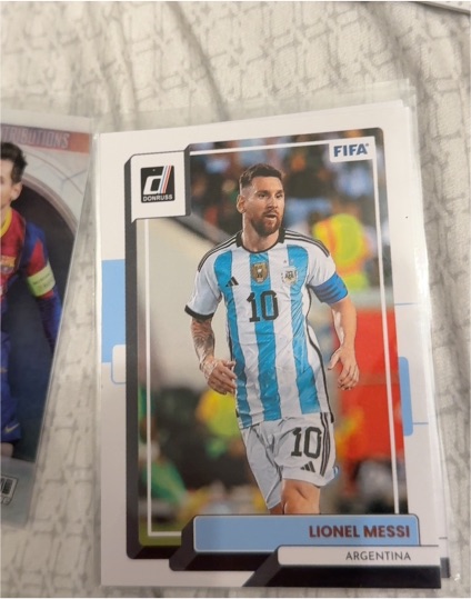 2022-23 Panini Donruss #10 Lionel Messi — front