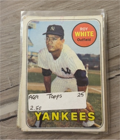 1969 Topps #25 Roy White — front
