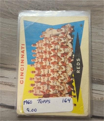 1960 Topps #164 Cincinnati Reds Team — front
