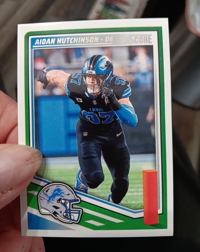 2025 Panini Score #41 Aidan Hutchinson — front