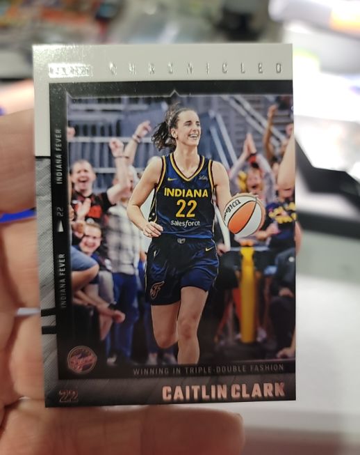 2025 Panini Chronicled #10 Caitlin Clark — front
