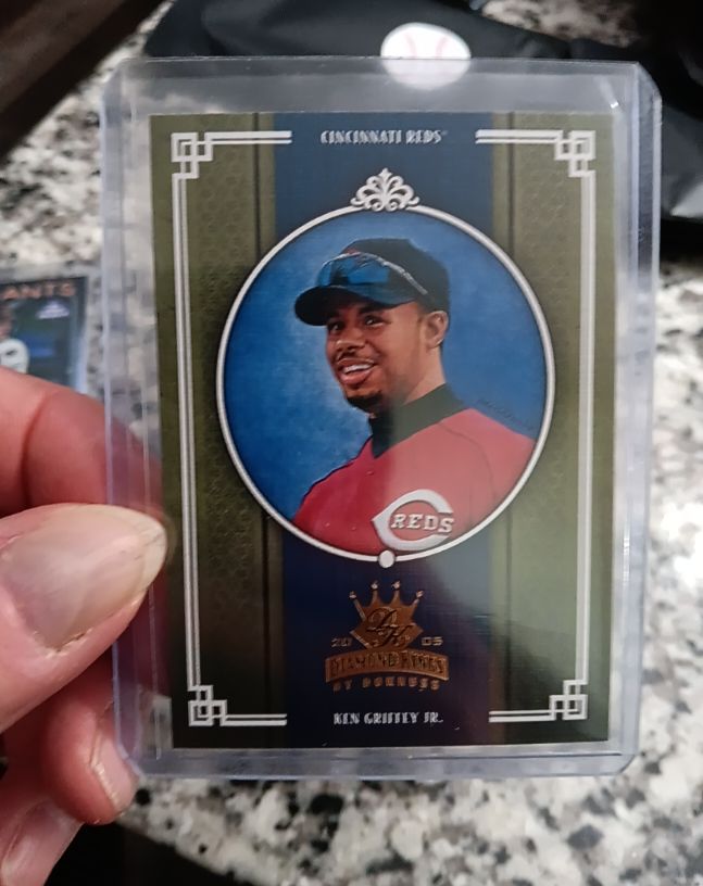 2005 Donruss Diamond Kings #338 Ken Griffey Jr. — front