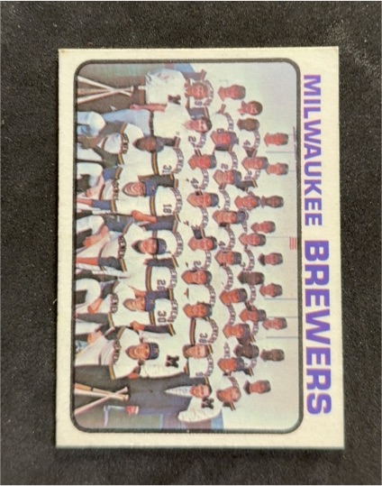 1973 Topps #127 Milwaukee Brewers Team — front