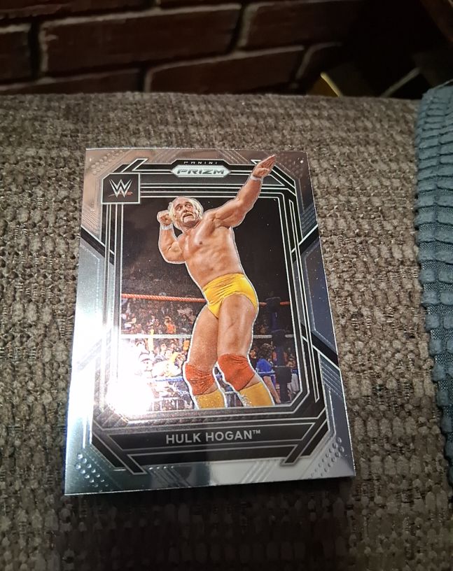 2023 Panini Prizm WWE #195 Hulk Hogan — front