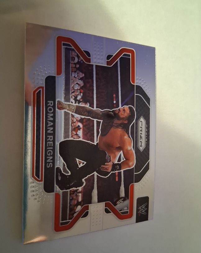 2022 Panini Prizm WWE #40 Roman Reigns — front