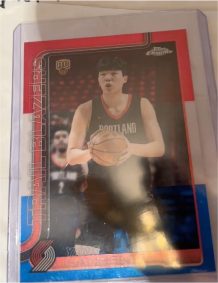 2025-26 Topps Chrome #266 Yang Hansen — front