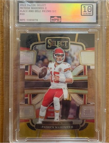 2023 Panini Select #49 Patrick Mahomes II Black and Gold Prizms Die-Cut — front