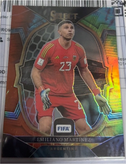 2022-23 Panini Select FIFA #2 Emiliano Martinez — front