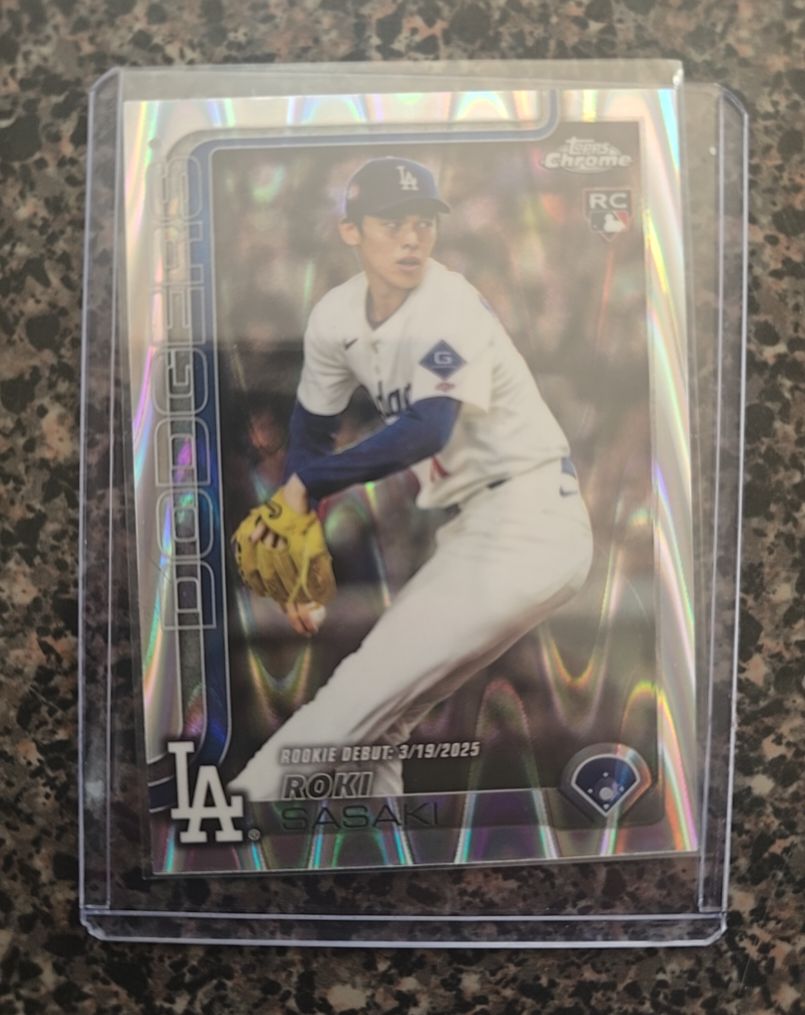 2025 Topps Chrome Update #USC73 Roki Sasaki Rookie Debut Dodgers — front