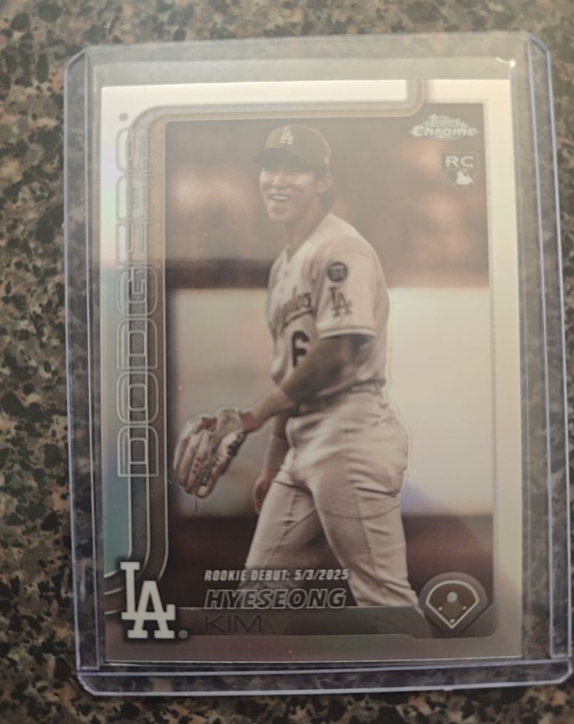 2025 Topps Chrome Update #USC149 Hyeseong Kim Rookie Debut — front