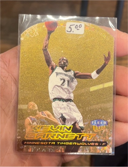 1999-00 Fleer Ultra Gold Medallion Edition Die-Cut #100G Kevin Garnett — front