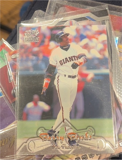 1998 Pacific Paramount #242 Barry Bonds — front
