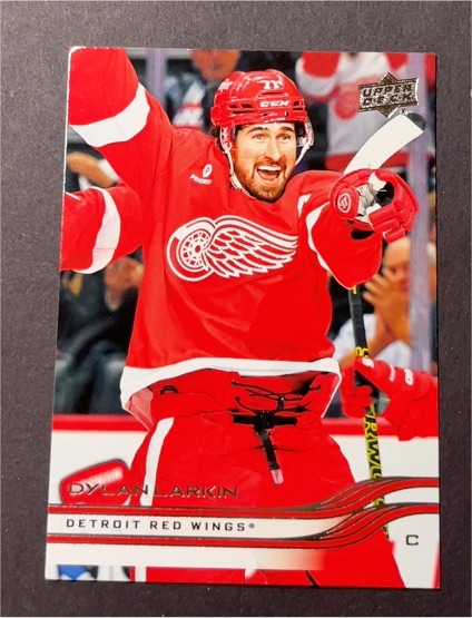 2025-26 Upper Deck Series 1 #62 Dylan Larkin — front