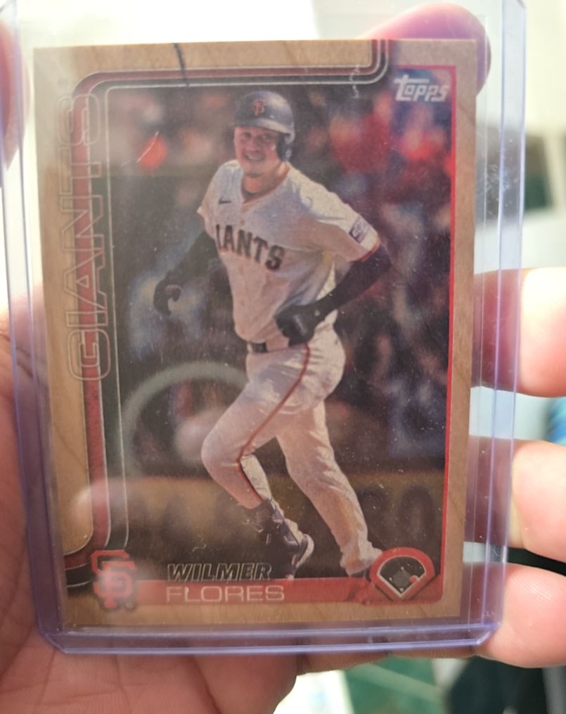 2025 Topps Update Wilmer Flores — front