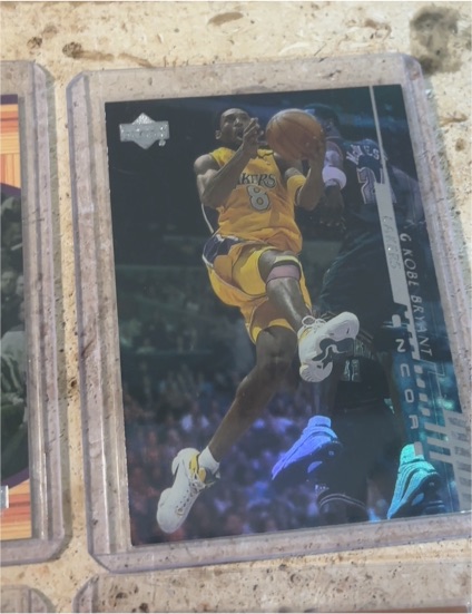 2000-01 Upper Deck #80 Kobe Bryant — front