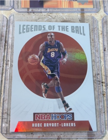 2019-20 Panini NBA Hoops #10 Kobe Bryant Legends Of The Ball — front
