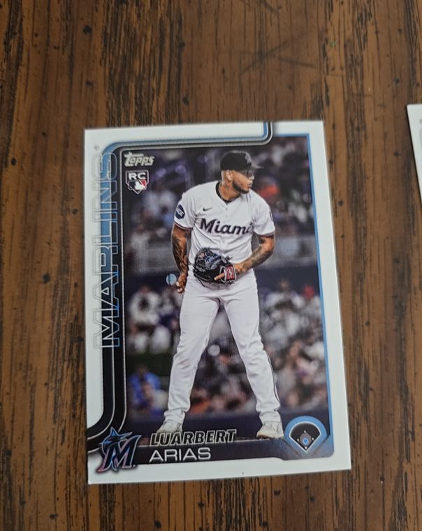 2025 Topps Update #US53 Luarbert Arias — front