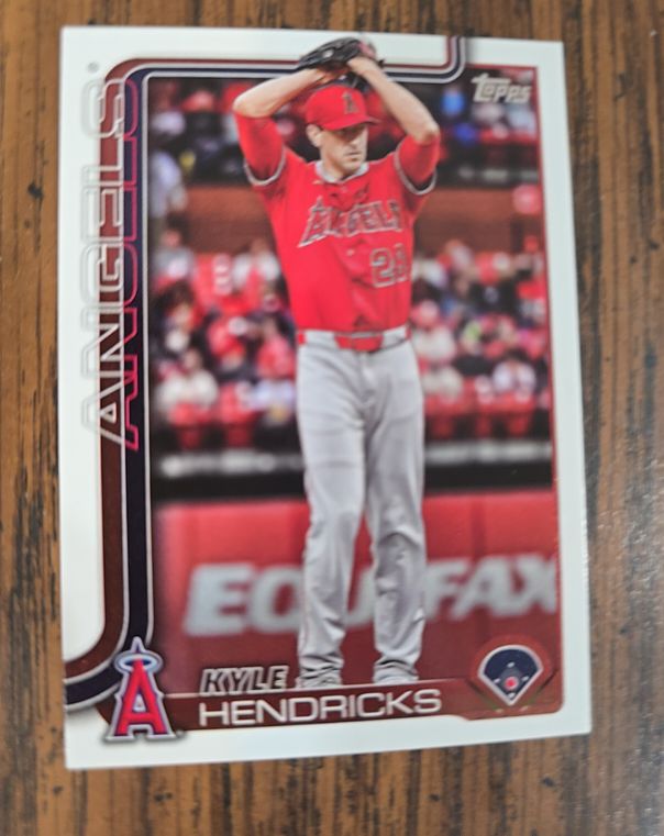 2025 Topps Update #US136 Kyle Hendricks — front