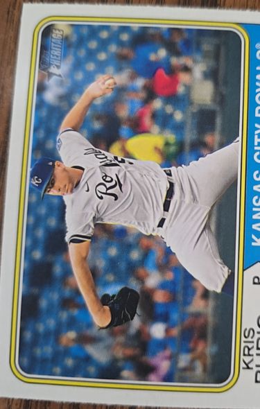 2023 Topps Heritage High Number #501-700 Kris Bubic — front