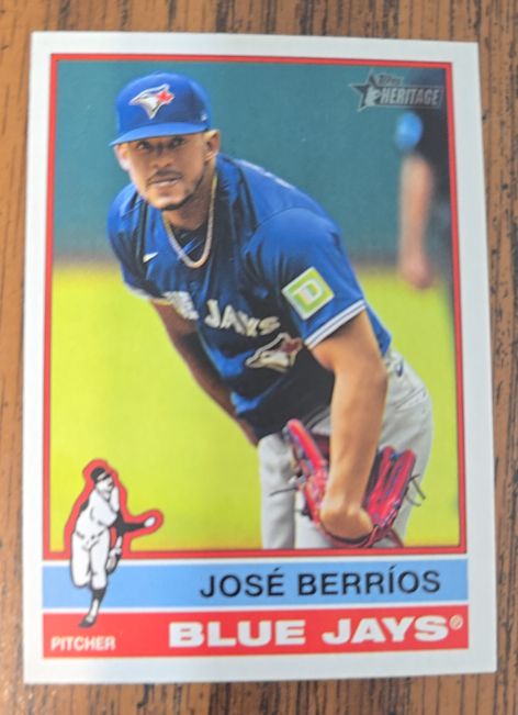 2025 Topps Heritage #38 José Berríos Toronto Blue Jays — front