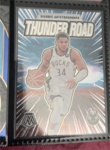 2024-25 Panini Mosaic Thunder Road #9 Giannis Antetokounmpo — front