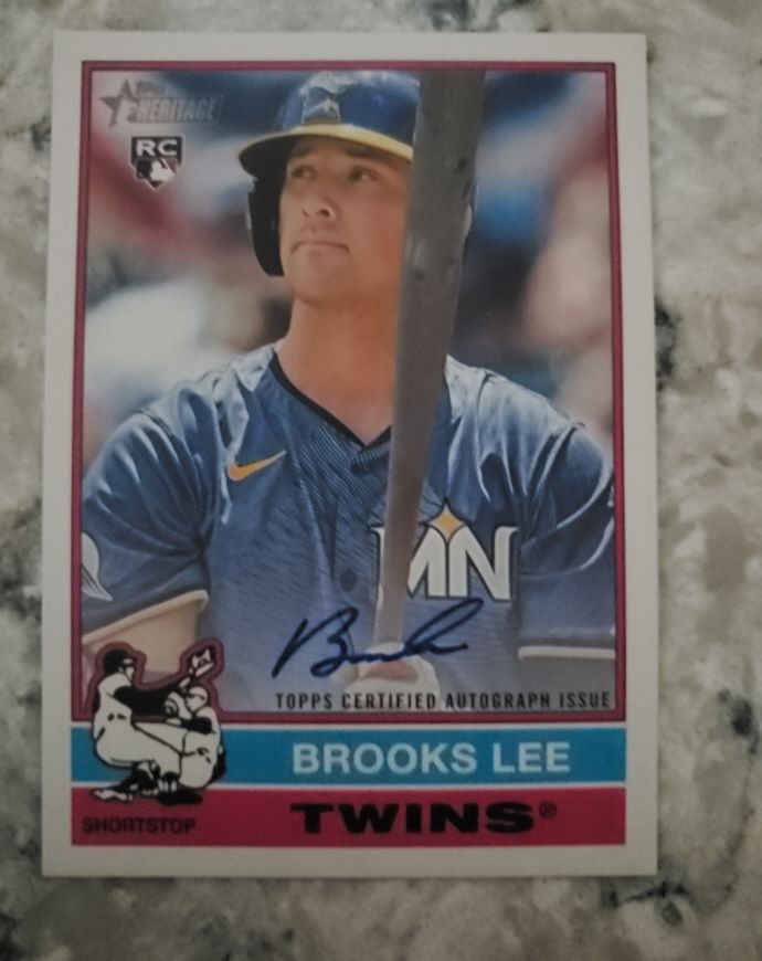 2025 Topps Heritage #63 Brooks Lee — front