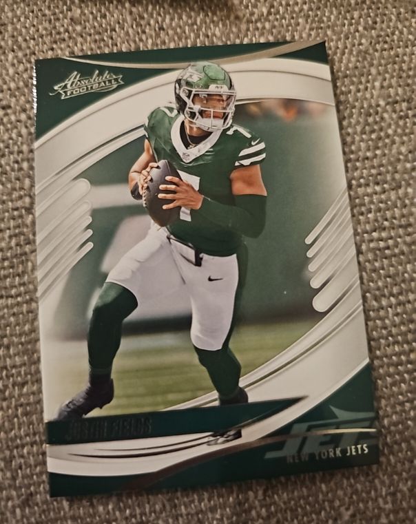2025 Panini Absolute #3 Justin Fields — front