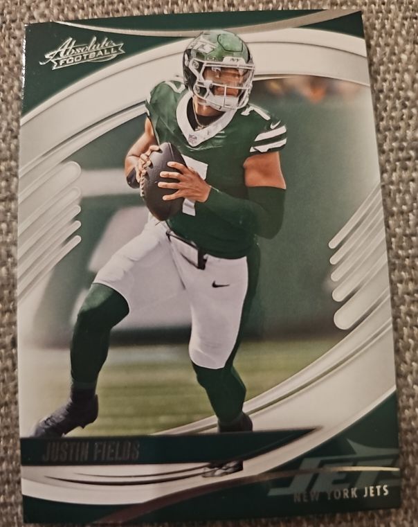 2025 Panini Absolute #3 Justin Fields — front