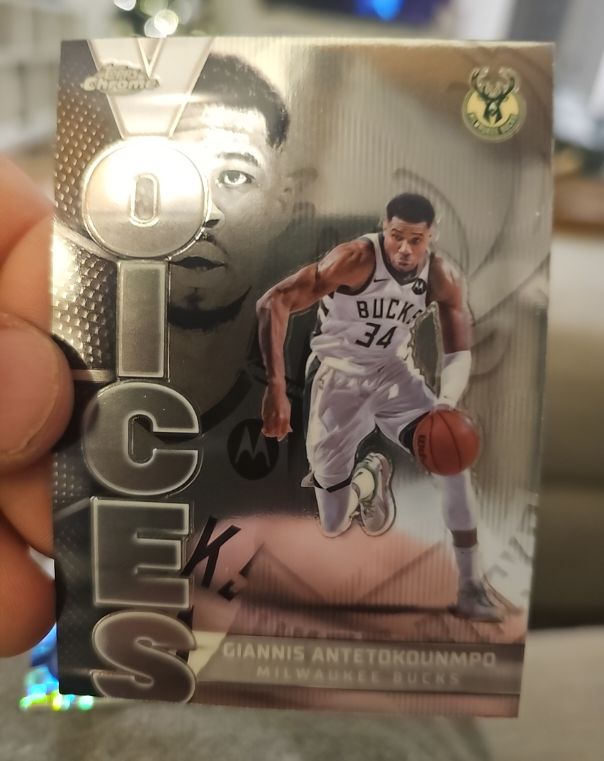 2025 Topps Chrome #VS-2 Giannis Antetokounmpo — front