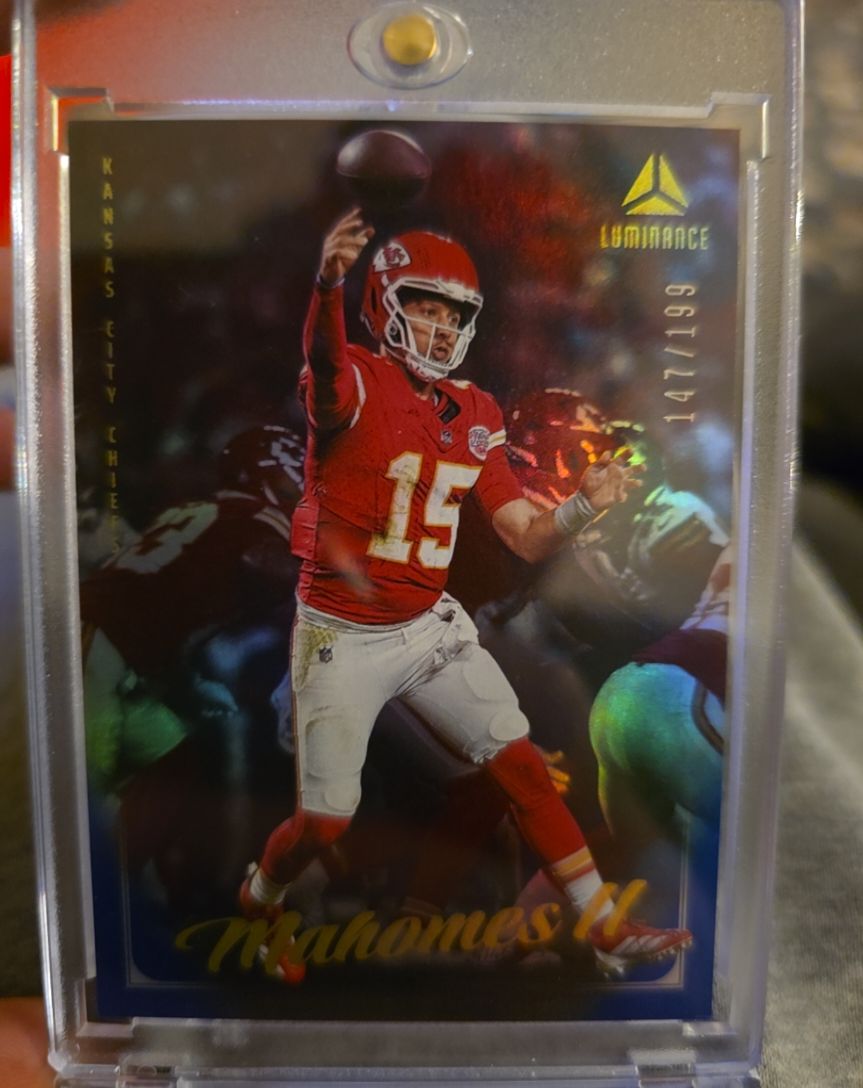 2025 Panini Luminance #147 Patrick Mahomes II — front