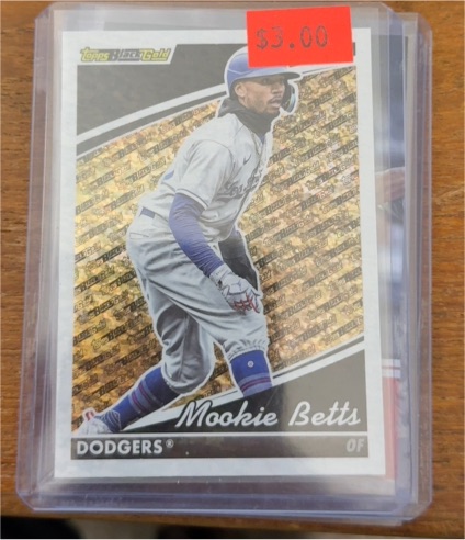 2022 Topps Update Black Gold #BG-14 Mookie Betts — front