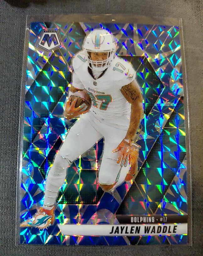 2025 Panini Mosaic #17 Jaylen Waddle — front
