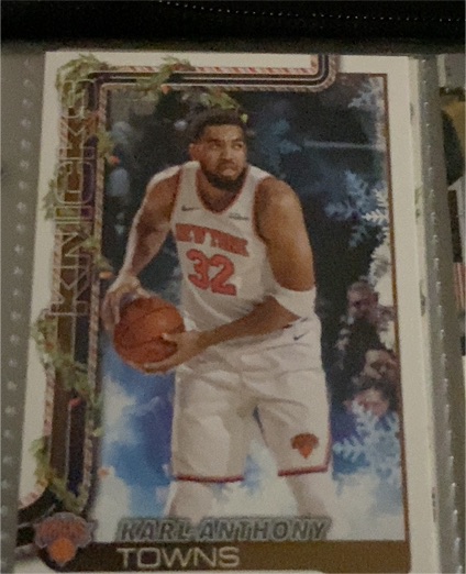 2025-26 Topps Holiday #H16 Karl-Anthony Towns — front