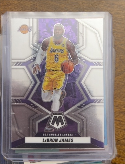 2021-22 Panini Mosaic #146 LeBron James — front