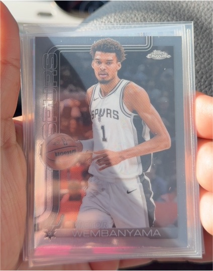 2025-26 Topps Chrome #221 Victor Wembanyama — front