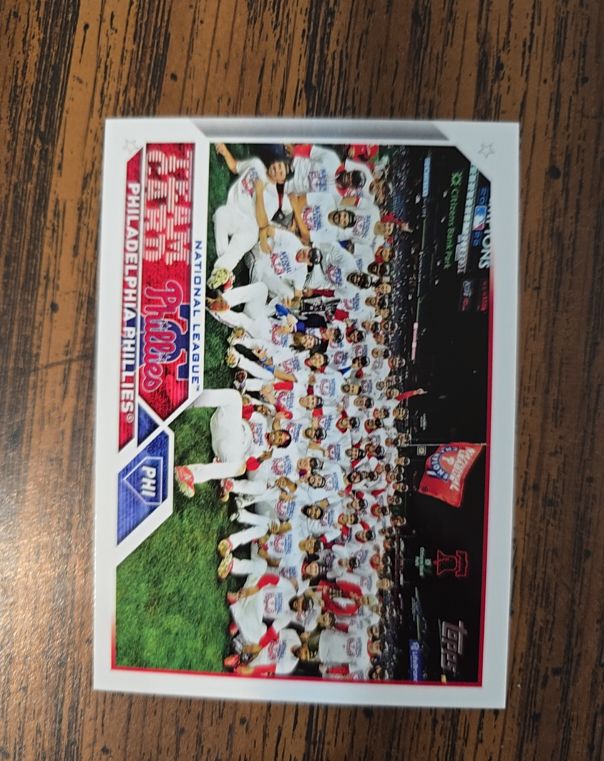 2023 Topps #567 Philadelphia Phillies Team Card — front