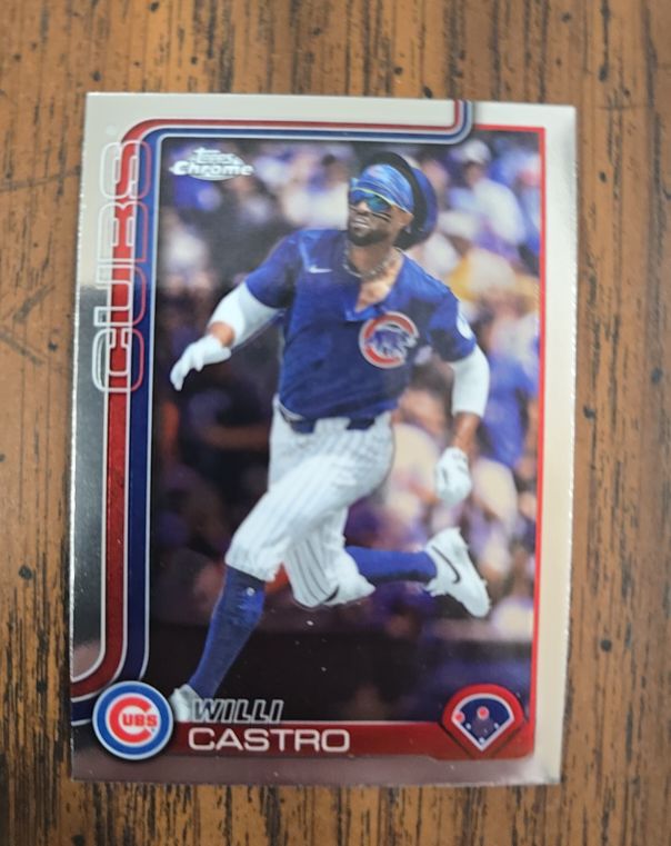 2025 Topps Chrome #CUBS Willi Castro — front