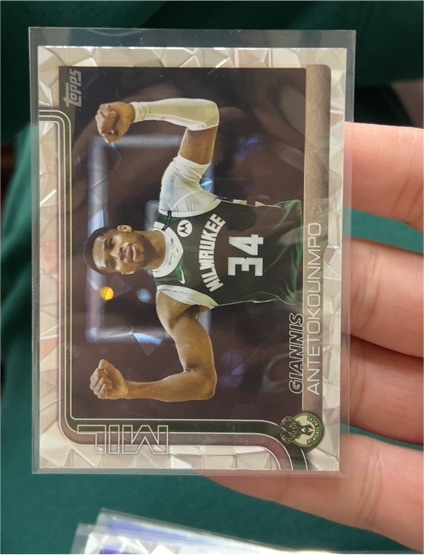 2025-26 Topps #54 Giannis Antetokounmpo — front