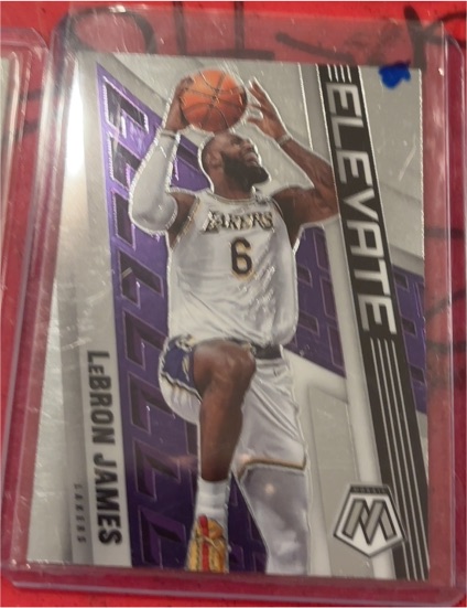 2021-22 Panini Mosaic #6 LeBron James Elevate — front