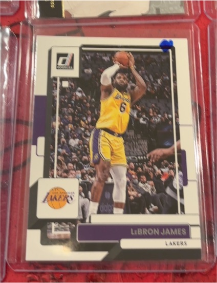 2022-23 Panini Donruss #128 LeBron James — front