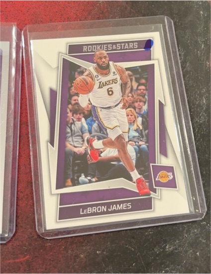 2022-23 Panini Chronicles Rookies and Stars #616 LeBron James — front