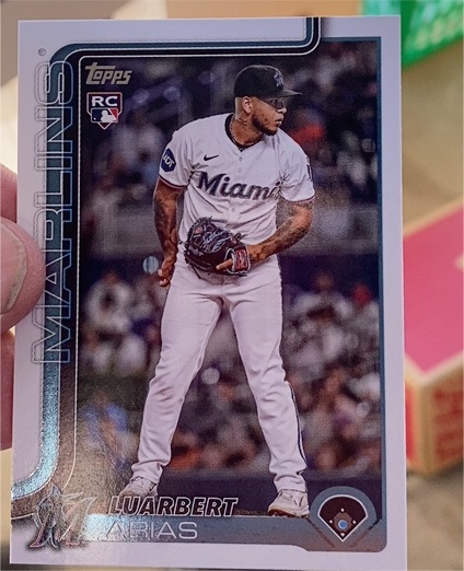 2025 Topps Update #US53 Luarbert Arias — front
