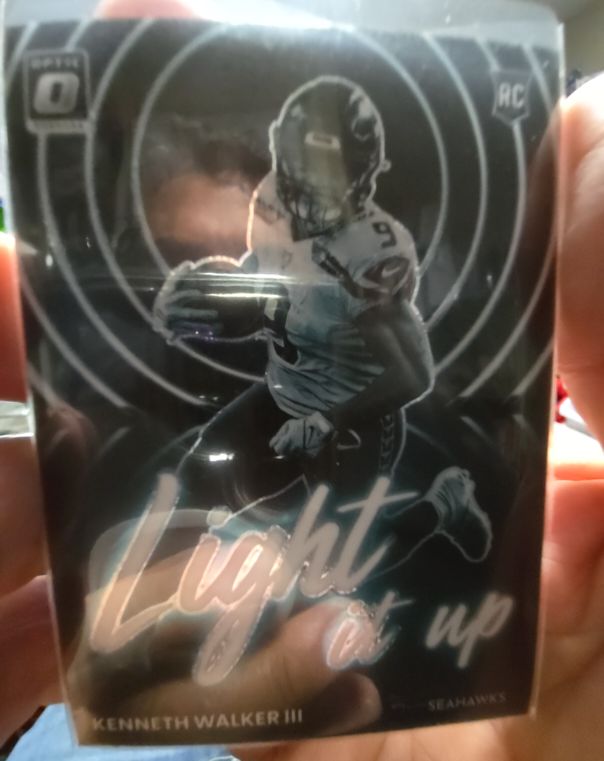2022 Panini Donruss Optic #LU-16 Kenneth Walker III Light It Up — front