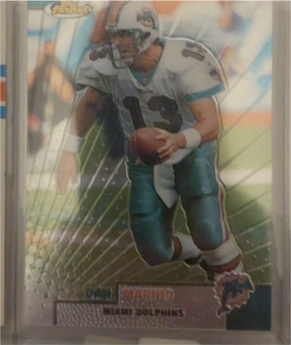 1999 Topps Finest #10 Dan Marino — front