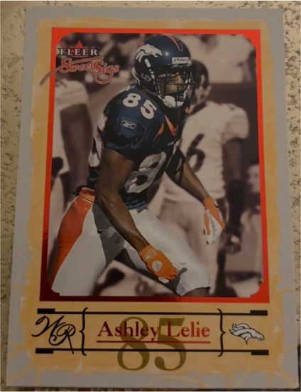 2004 Fleer Sweet Sigs #85 Ashley Lelie — front