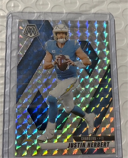 2020 Panini Mosaic #204 Justin Herbert — front